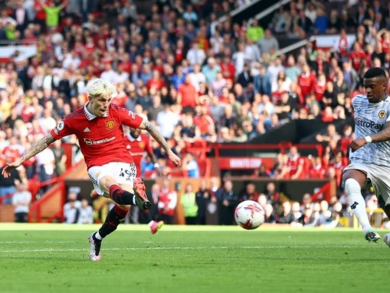 Garnacho volvió con toda de su lesión y marcó un golazo en el triunfo