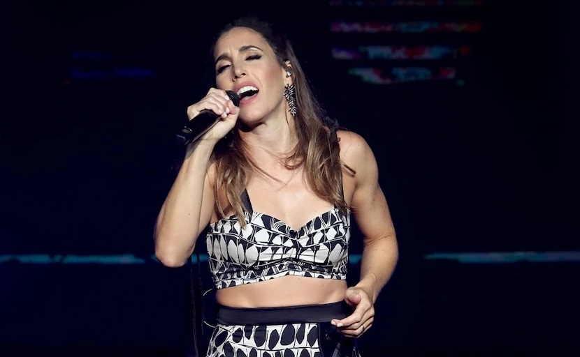 Soledad Pastorutti volvió al escenario que la vio nacer como artista. Este sábado, en el Cosquín 2025 la cantante deslumbró con su presencia pero también se volvió viral en redes sociales por el descargo que hizo a favor del amor justo el día en que las calles de Argentina se poblaron por las distintas marchas LGBTQI+.
