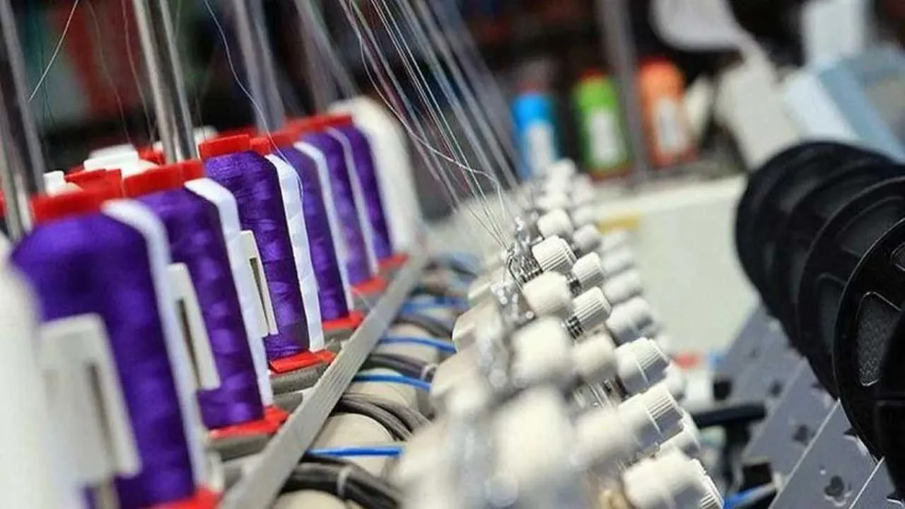 Fábricas detenidas: la industria textil terminó el 2025 con una caída de casi el 10% en las ventas