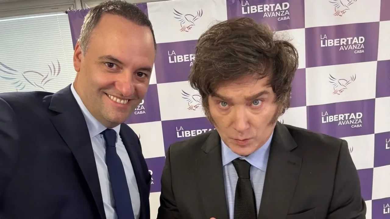 Adorni aseguró que podrían cerrar la TV Pública, pero sólo le van a cambiar el nombre
