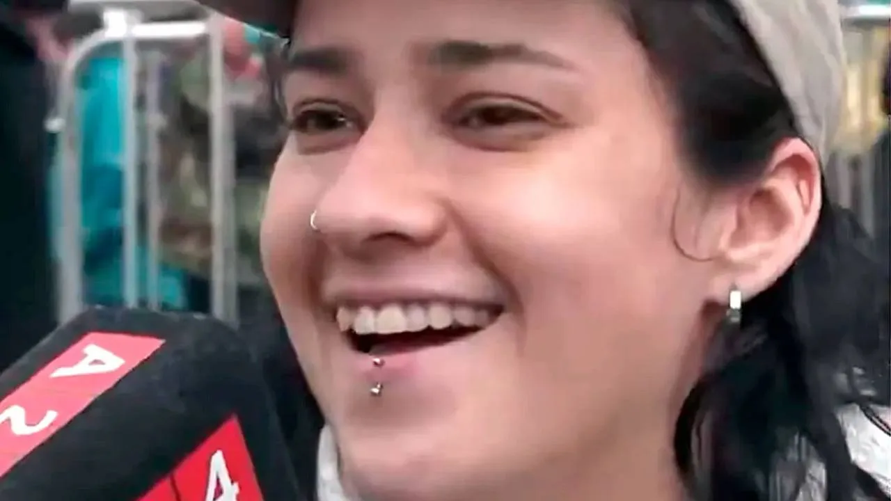 “El Indio Solari es el Dios de los Rotos. Soy Agustina, de Paraná, la ciudad donde nació”