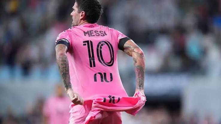 El emotivo homenaje de De Paul a Messi tras la muerte de su papá