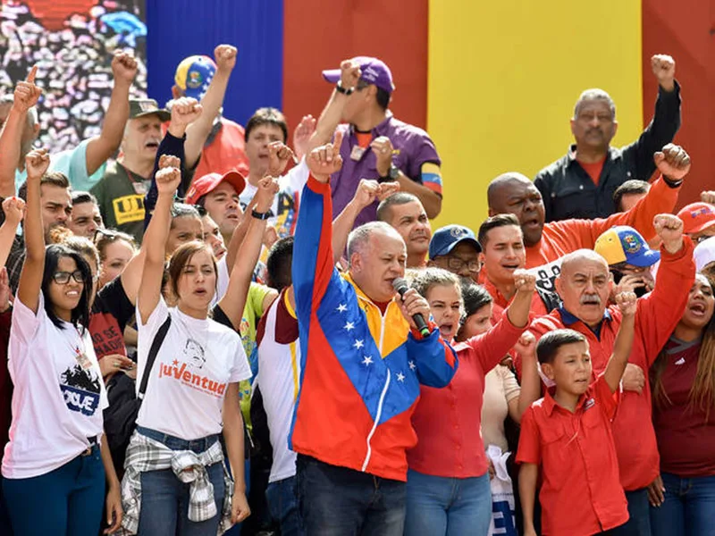 Venezuela: Cabello llamó a "resistir" y mandó "al carajo" a la Unión Europea