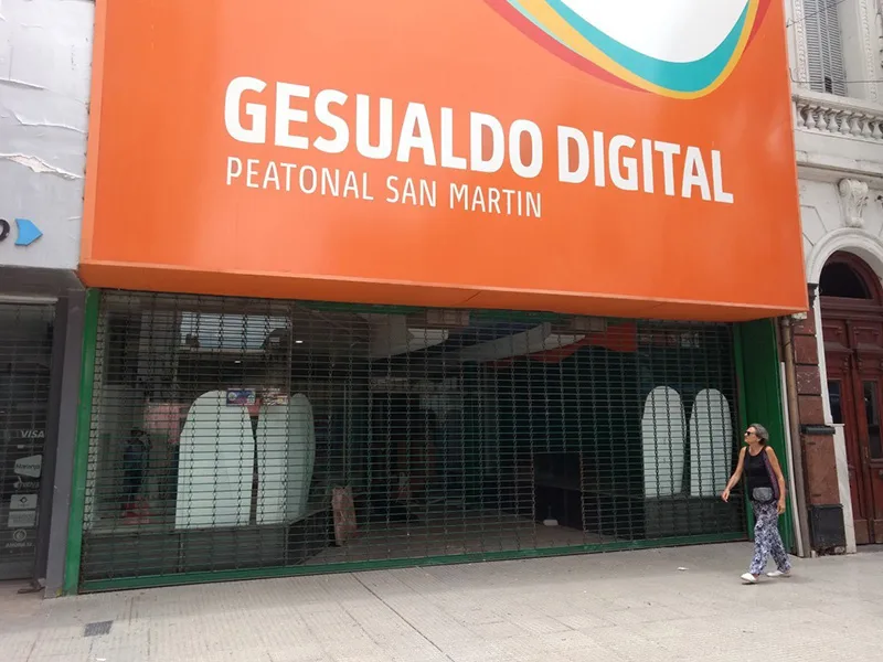 Santa Fe: cierran comercios y hay despidos masivos en concesionarias de autos