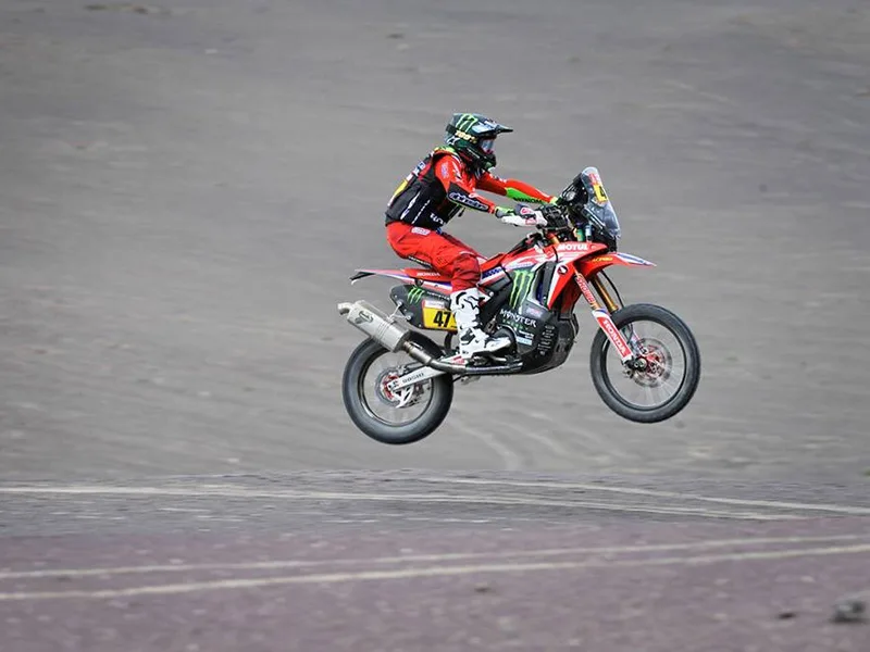 Dakar, tercera jornada: Benavides lucha por la cima
