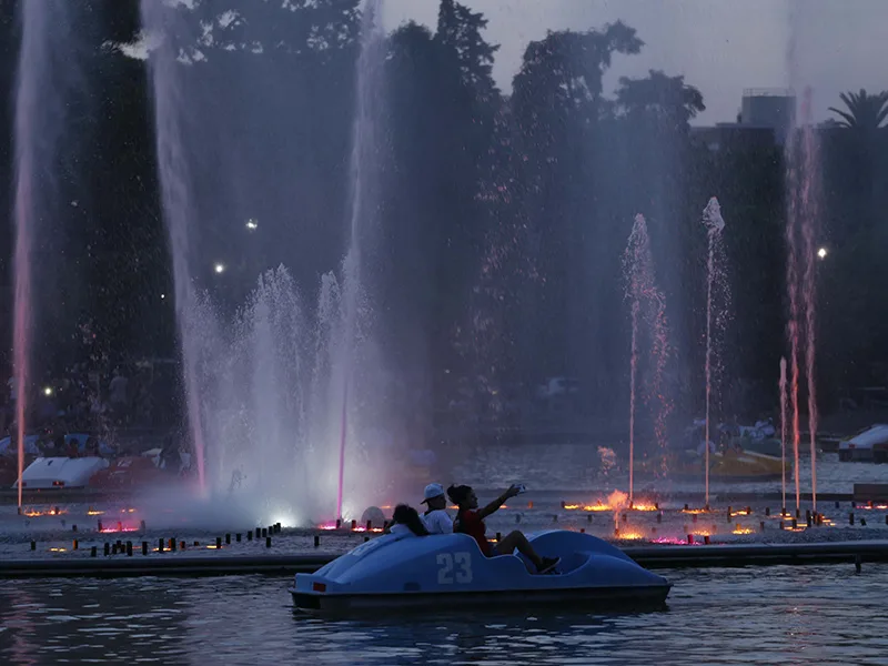 Remodelan la fuente del laguito del parque de la Independencia