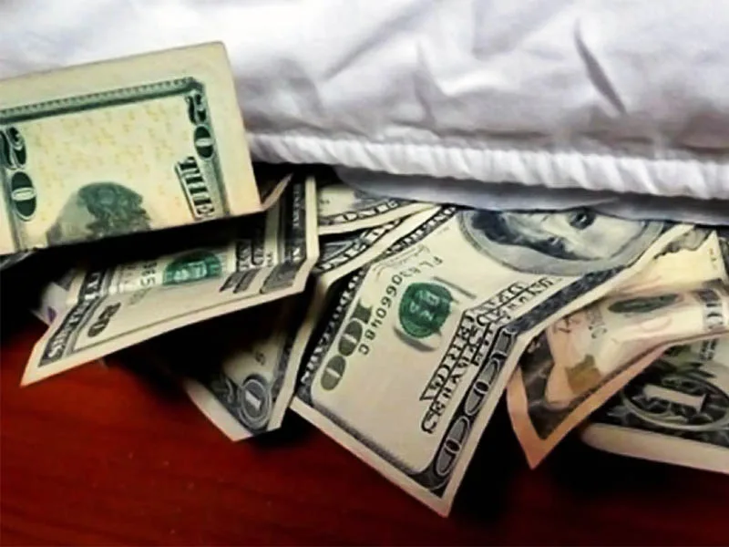 Ante una firme oferta, el dólar sigue en baja: cerró a $38,48 en la city porteña