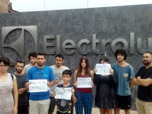 Lo echaron de Electrolux y pide desesperadamente la obra social para su hijo