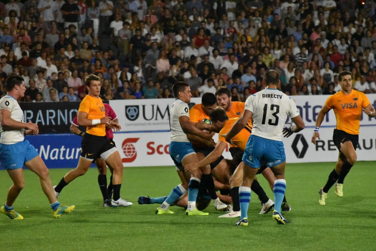 Le tiró la chapa encima: Jaguares aplastó a Uruguay