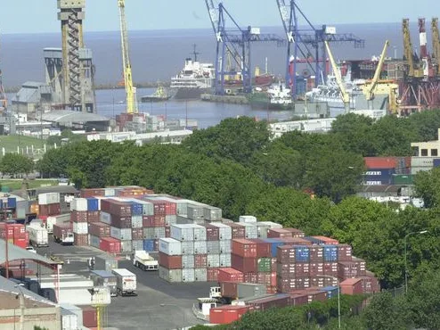 Para exportar más no basta sólo con devaluar