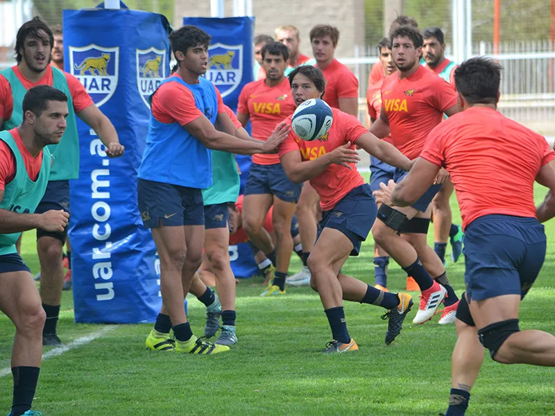 Rosarinos en Argentina XV: Martín Elías titular y Teo Castiglioni suplente
