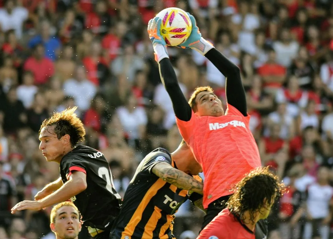 Central estuvo cerca pero Aguerre salvó a Newell's: 0-0