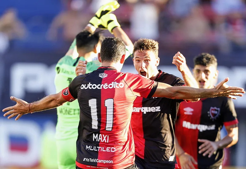 Newell's mejoró, arrinconó a San Lorenzo y lo empató