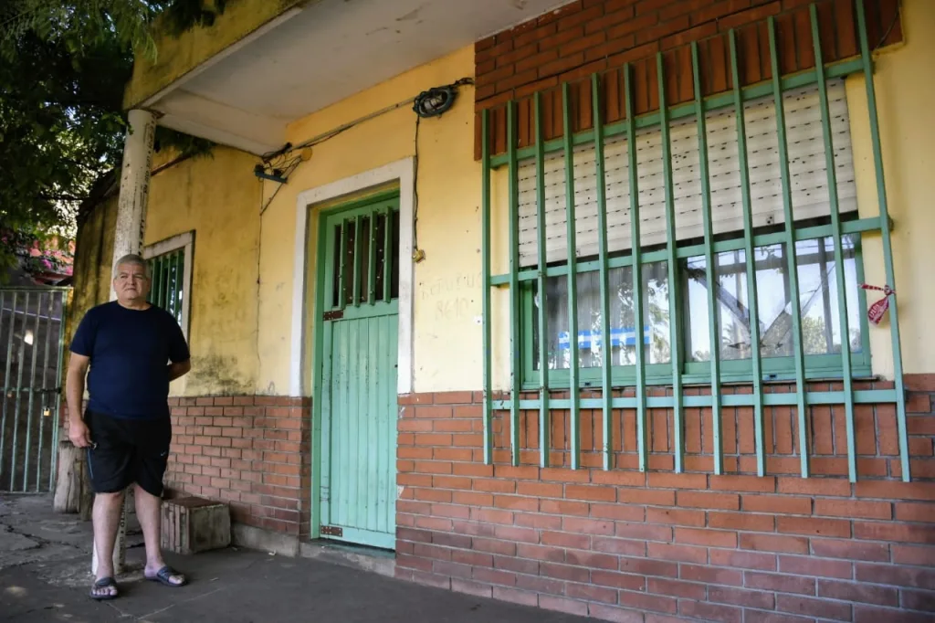 Zona noroeste: atrapado con el cadáver de su amigo debajo de la cama