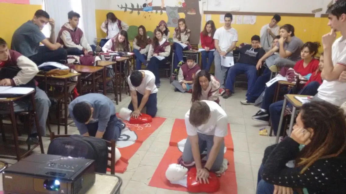 Capacitaron a 140 mil alumnos y docentes en reanimación cardiopulmonar