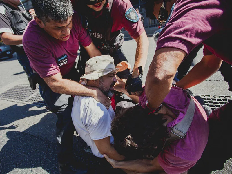 Cuadernazo: la policía porteña volvió a reprimir una protesta social