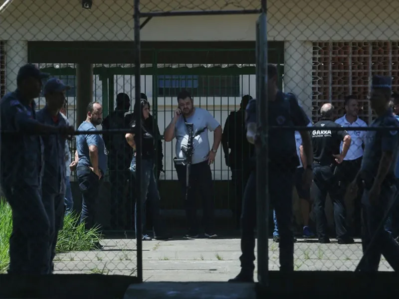 Dos ex alumnos perpetraron una masacre en un colegio de San Pablo: diez muertos