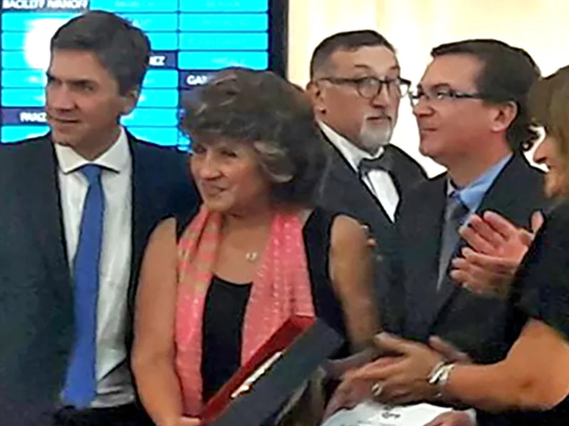 La escritora Olinda Montenegro presenta su nueva novela "El rosal del Guerrero"