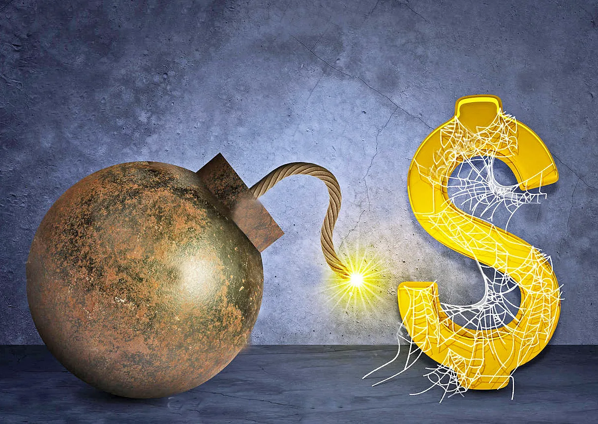 El dólar quedó a un paso de los 45 pesos y marcó un nuevo máximo histórico