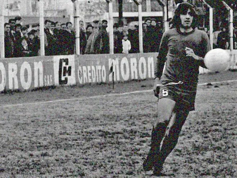 Carlovich, el crack de potrero al que el "boca a boca" puso a la altura de Diego