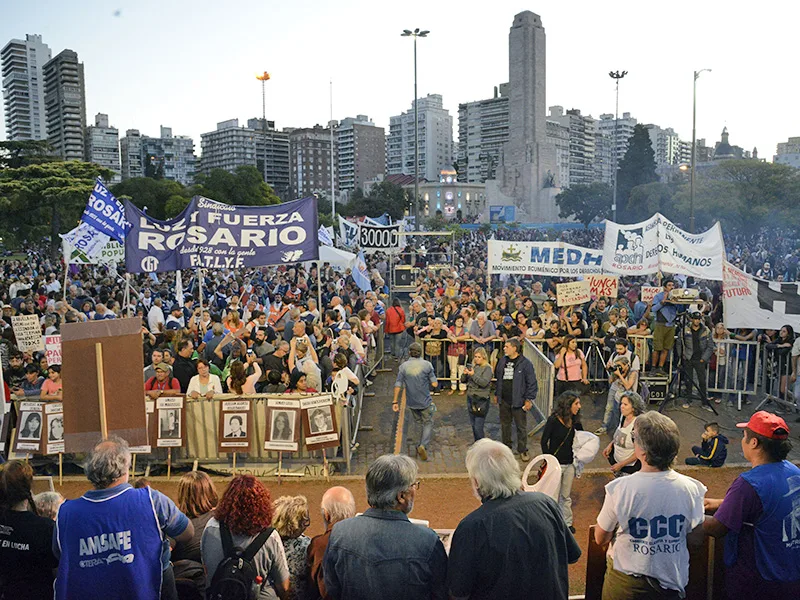 Más de 60 mil personas marcharon por memoria, verdad y justicia