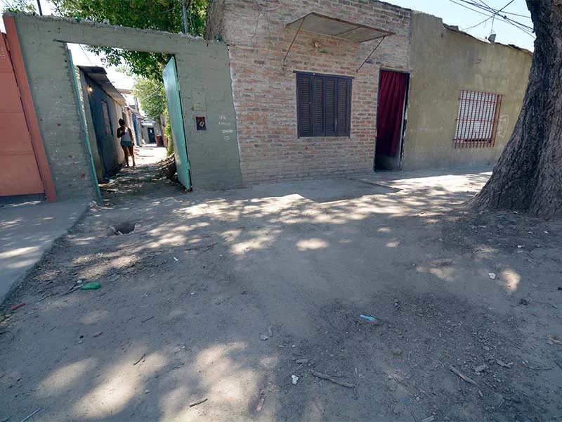 Balaceras en barrio Tablada: peritan una pistola calibre 9 milímetros