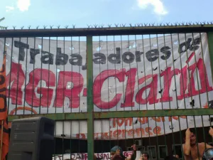 Clarín promociona procesamiento de obrero que protestó contra cierre de planta