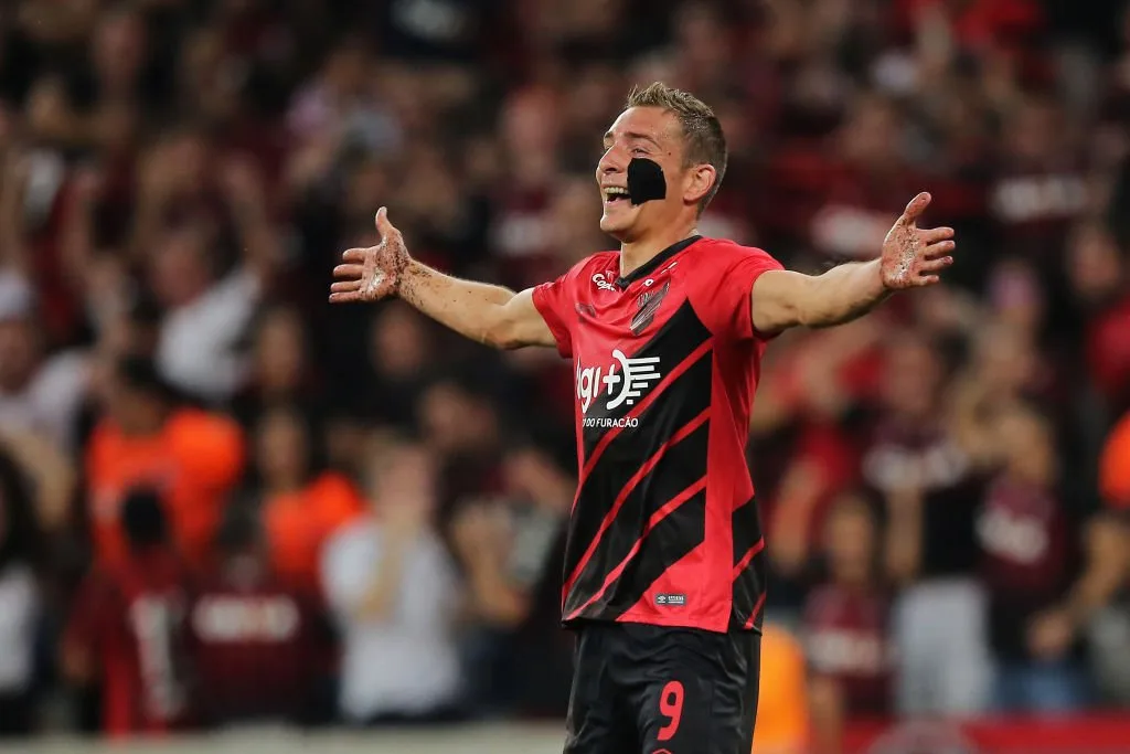 Noche brillante de Marco Ruben con tres goles para derrotar a Boca en la Copa