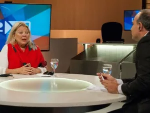 Carrió pasó por Rosario y disparó con munición gruesa contra el socialismo