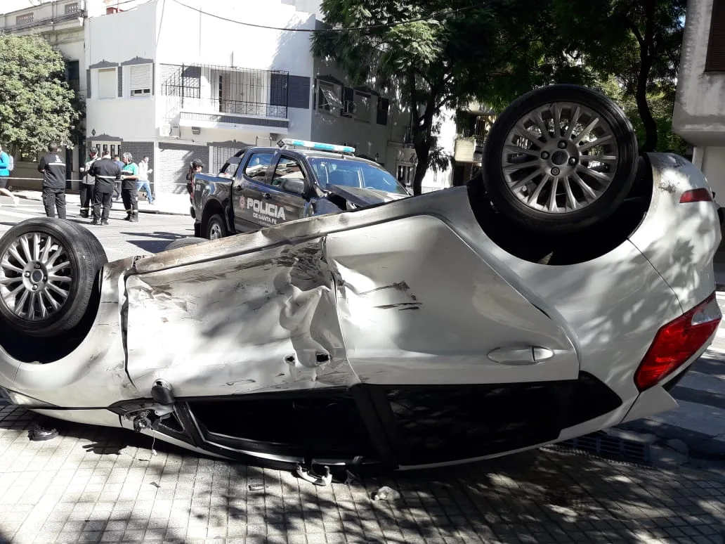 Otra vez patrulleros sin sirenas y a alta velocidad, un peligro que se repite