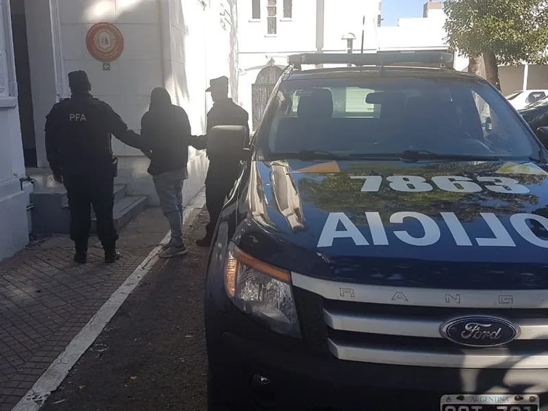 Decomisan casi 300 kilos de cocaína luego de seguir un camión 22 días