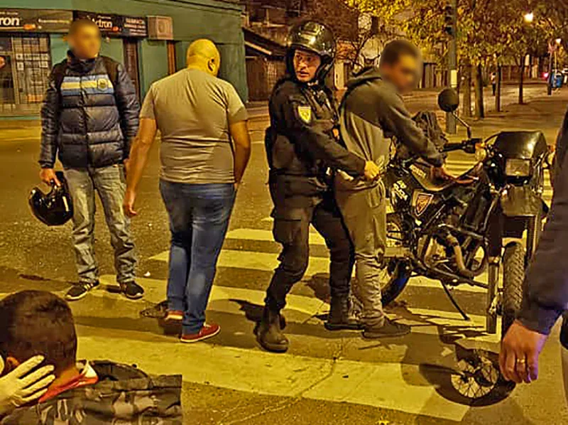 Pasaron en moto y dispararon frente al boliche Roma: joven recibió ocho tiros
