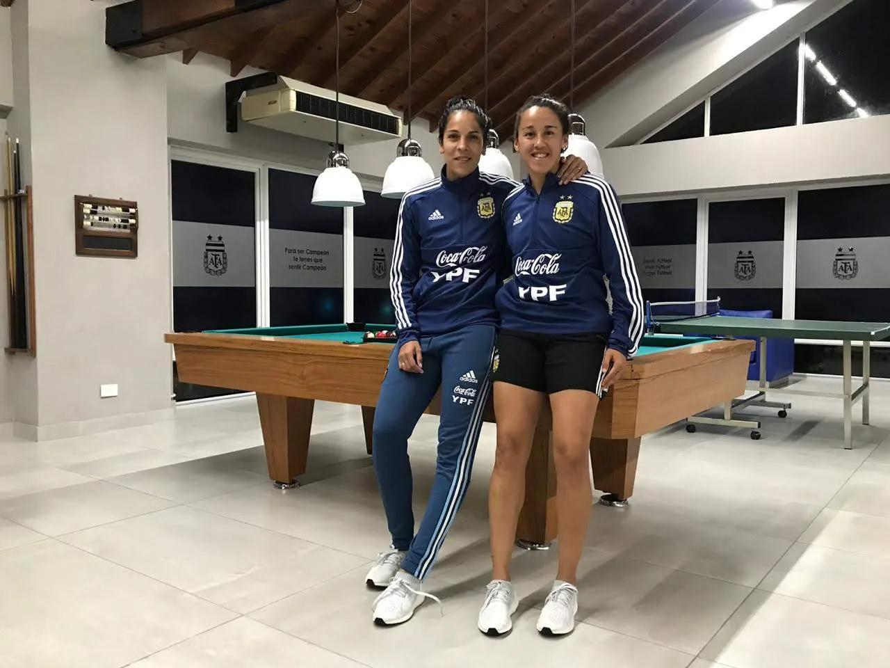 Vanina Correa y Virginia Gómez confirmadas en la lista final de la Selección