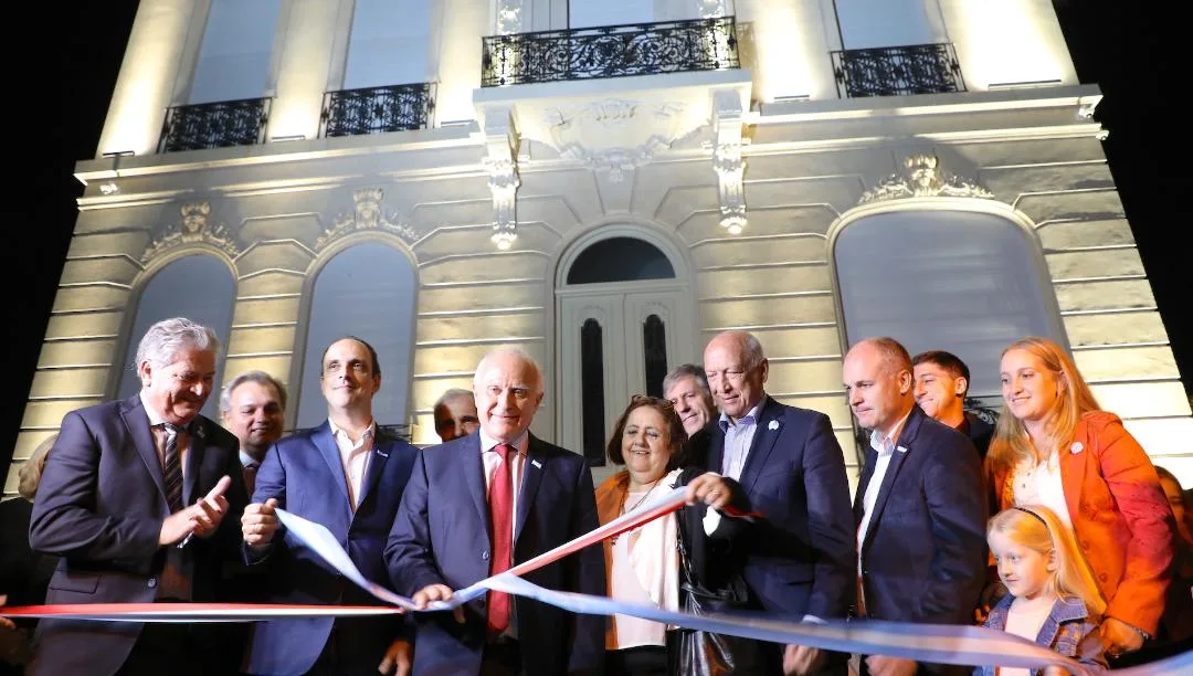 Bonfatti participó de la inauguración de la Casa de la Cultura de Santa Fe