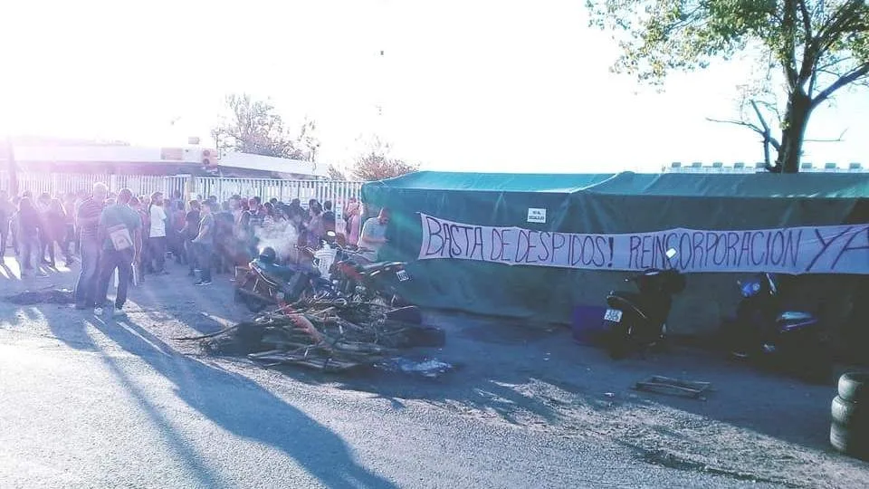 Electrolux: llamativa imputación a trabajadores que piden no ser despedidos