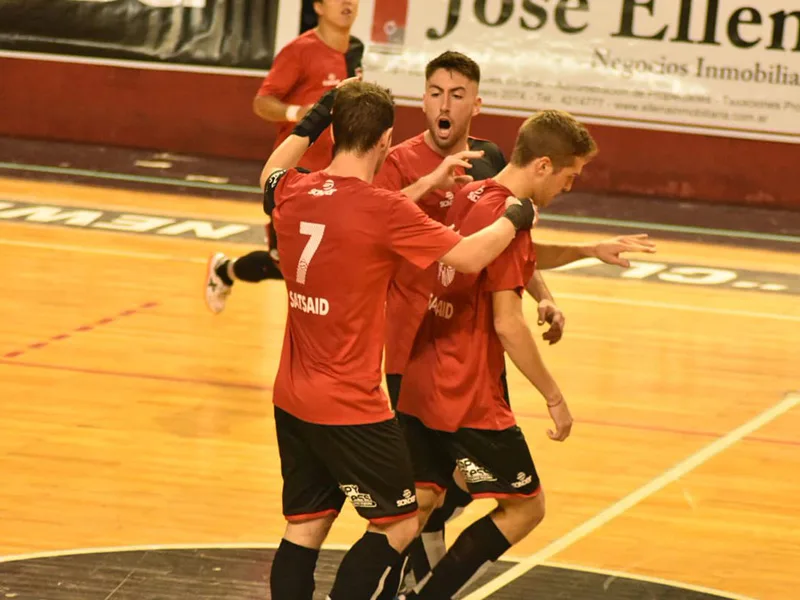 Newell's rescató un punto como local ante Caballito sobre el final del partido