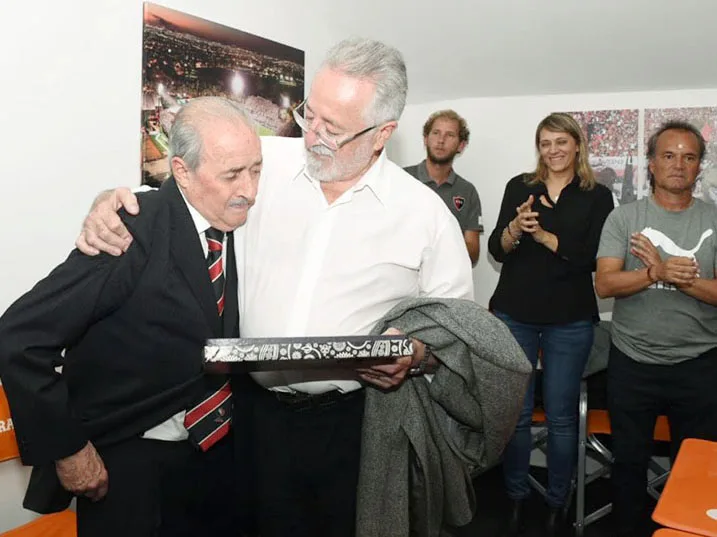 Inauguraron consultorios con los nombres de José Bóttoli y Carlos Bianchi