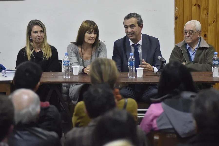 Javkin se reunió con las colectividades para atraer el turismo receptivo