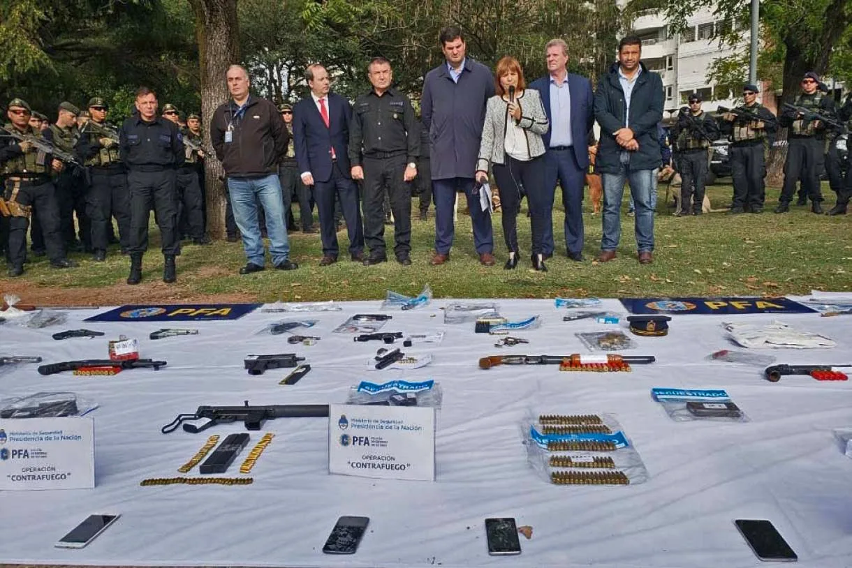 Bullrich y el gobierno santafesino se acusaron de politizar la seguridad