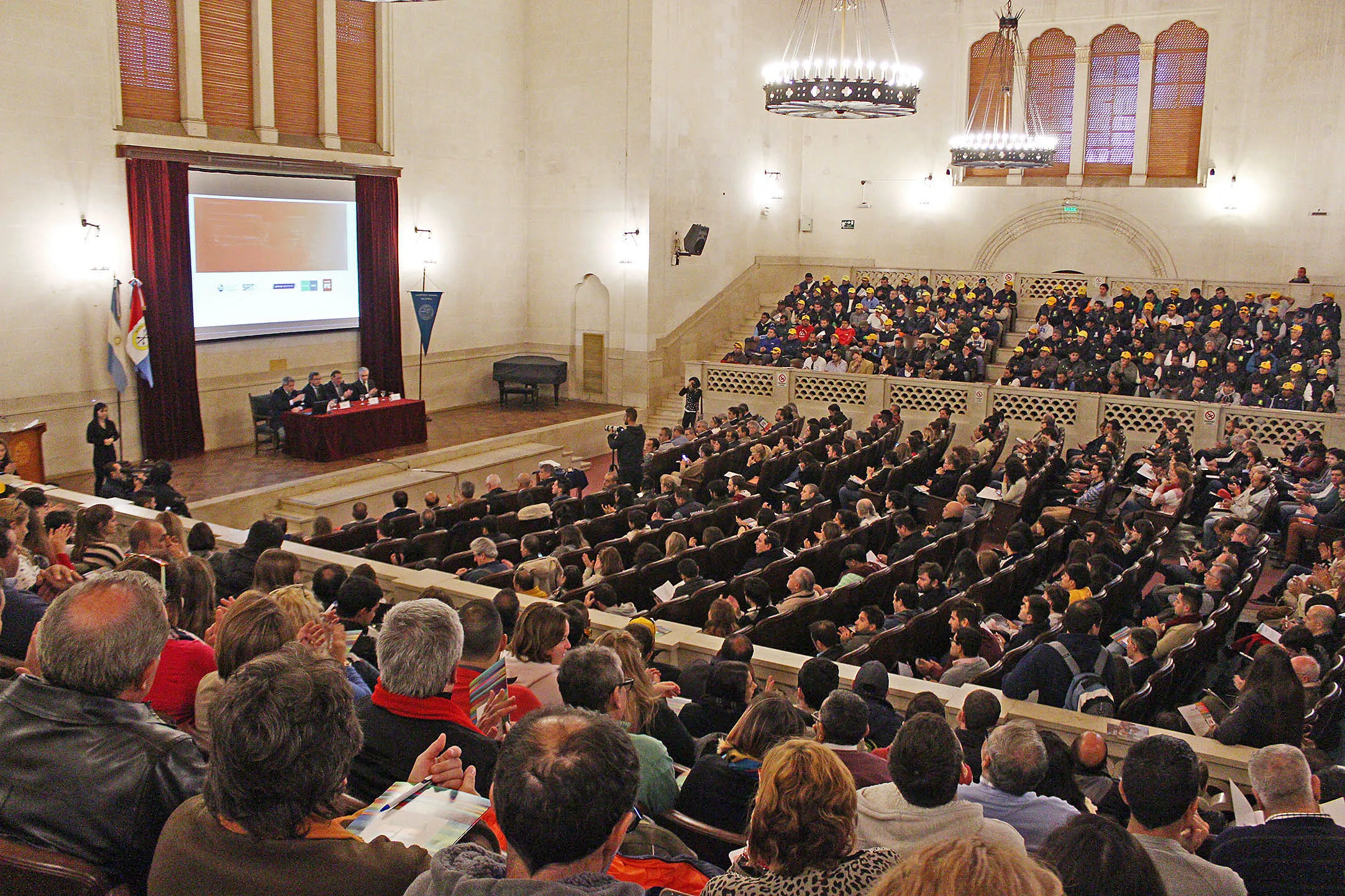 El primer debate de los candidatos presidenciales será en la ciudad de Santa Fe