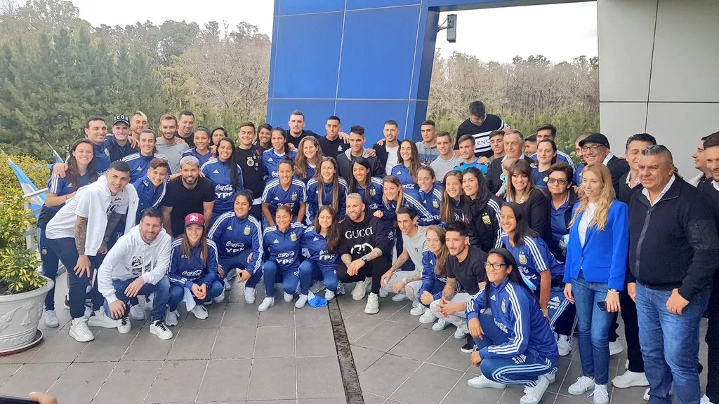 Los planteles de la selección compartieron un almuerzo en Ezeiza