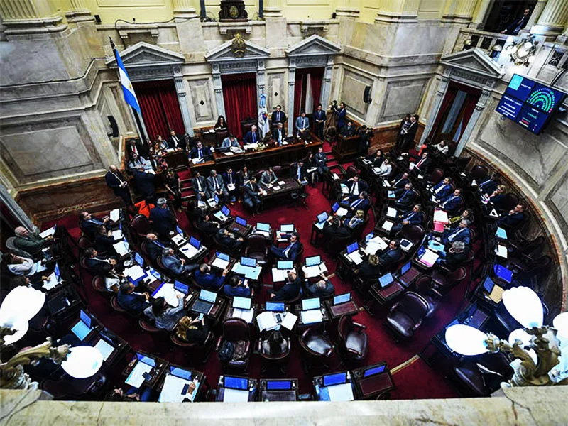 Un poco menos de democracia