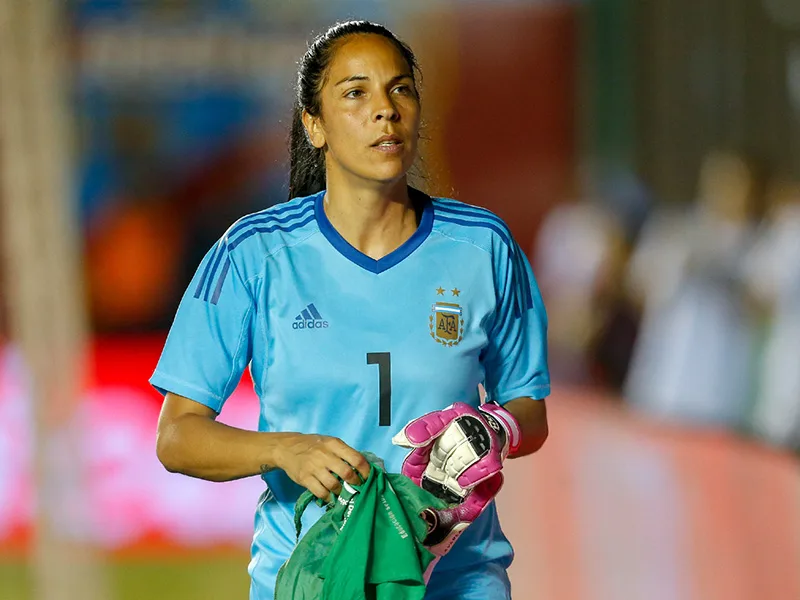 "El fútbol rompe los prejuicios", Vanina Correa en spot mundialista