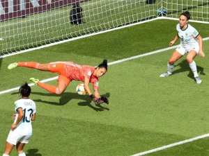 Punto histórico en París: Argentina igualó con Japón en el debut mundialista
