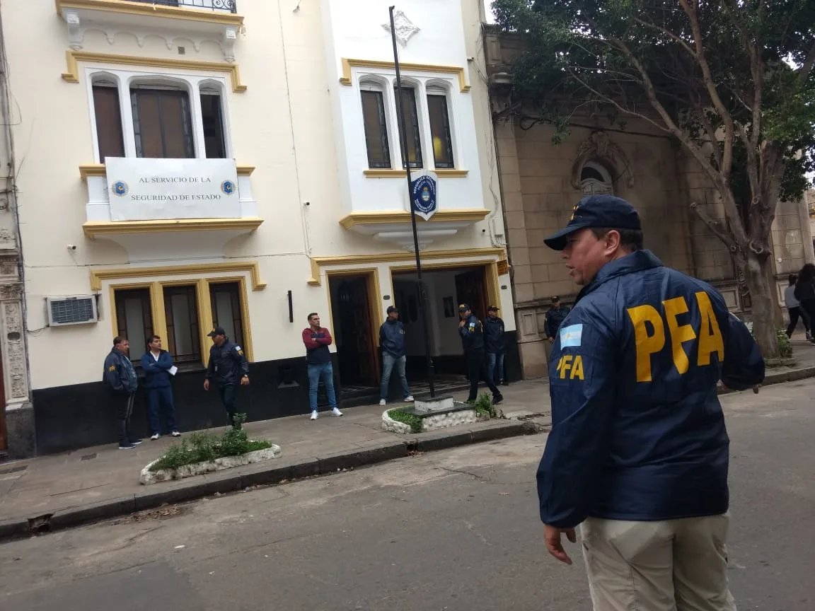 Procesan a cuatro policías federales por favorecer a un narco en Santa Fe