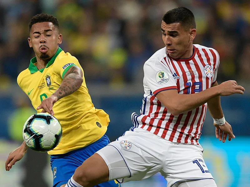 A Brasil le costó más de la cuenta ante Paraguay pero se metió en semifinales