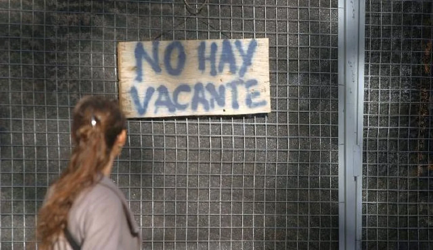 El desempleo volvió a los dos dígitos, récord de los últimos 13 años