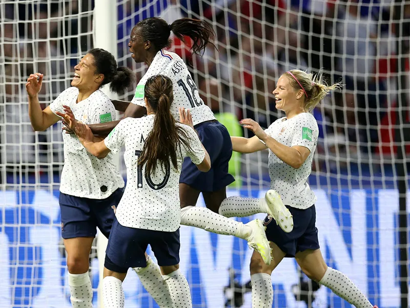 Francia y Estados Unidos juegan por un boleto a las semifinales