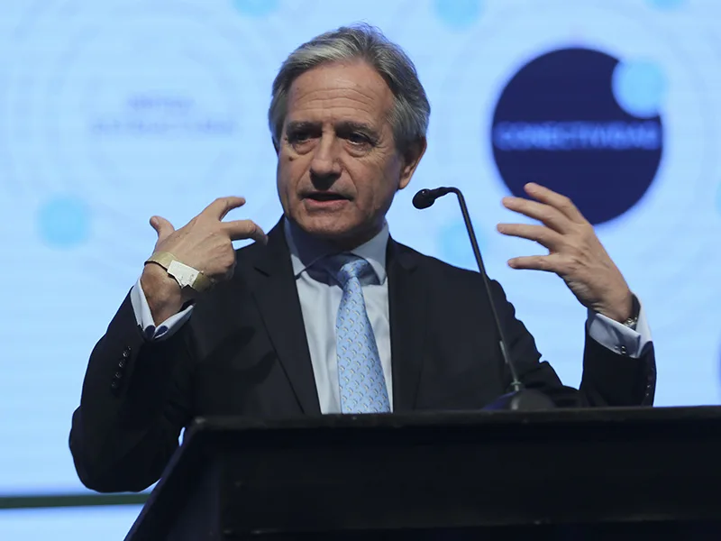 Pese a las derrotas en fila, Ibarra es "muy optimista" para las presidenciales
