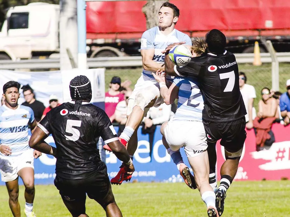 Rugby: Pumitas golearon y siguen vivos